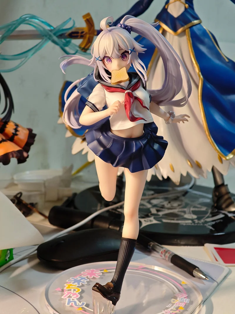 متوفر في المخزون أزرار بيبي الأصلية خفيفة الوزن سلسلة الشكل Jk Miko Pvc الشكل (أواخر للمدرسة) لعبة مقتنيات زخرفة سطح المكتب