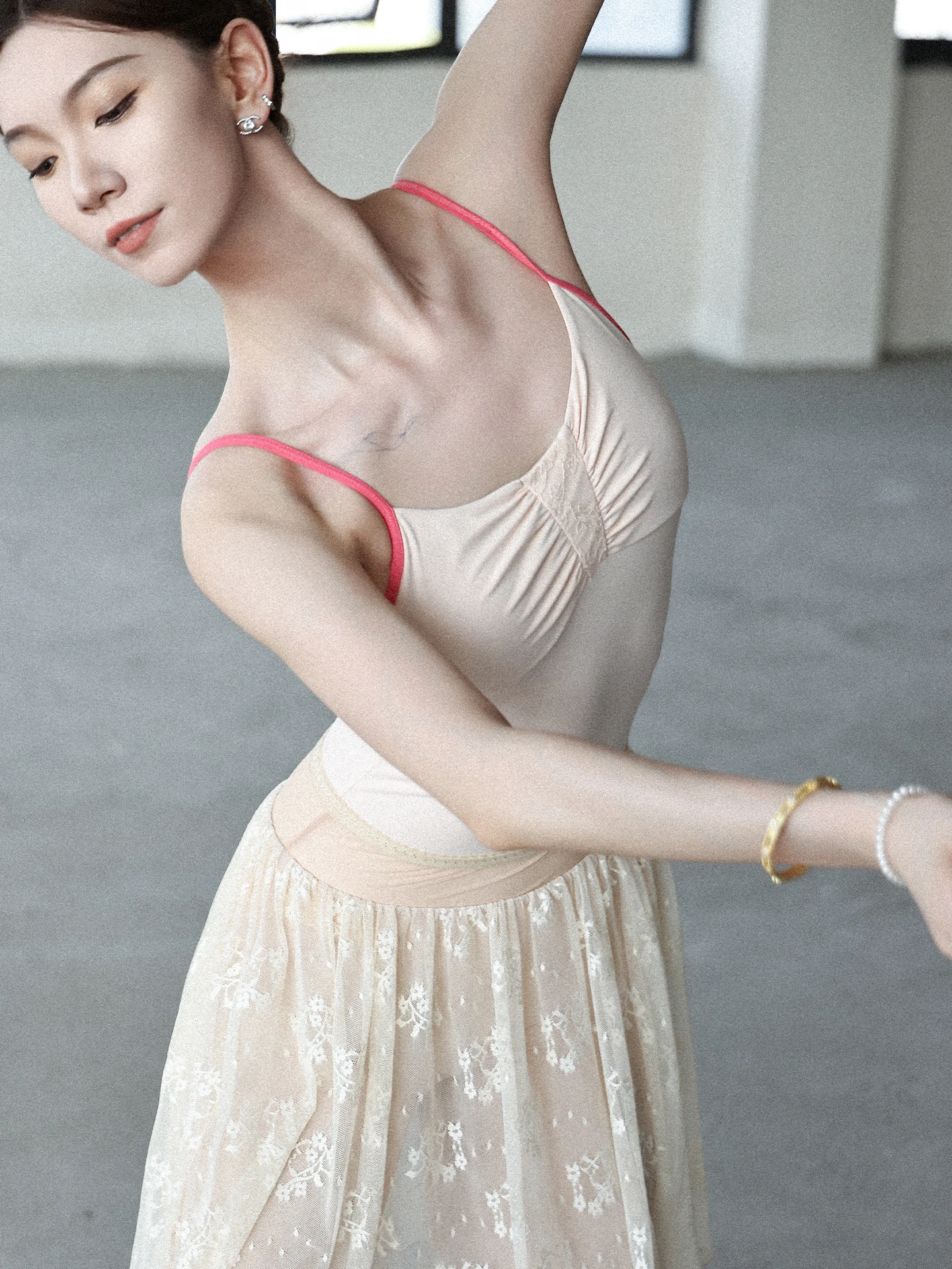 Costume de danse de ballet personnalisé pour femmes adultes, uniformes d'entraînement, camisoles dos nu, bretelles croisées, combinaison de performance, tutu de ballet