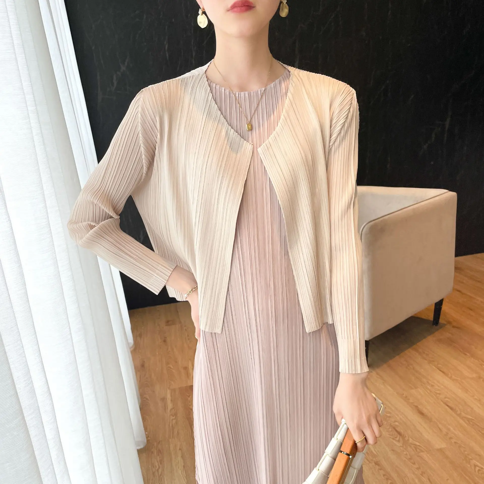 Pleated Short Jackets for Women Cardigan Full Sleeve Thin Loose Coat Round Collar Causal Wild New Summer Fashion Women Clothing