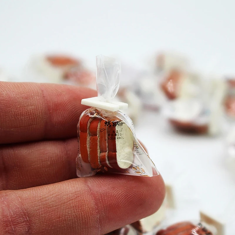1 Bag 1:12 Dollhouse Miniature Bread Toast Mini Food Model Kitchen Decor Toy Doll House Accessories