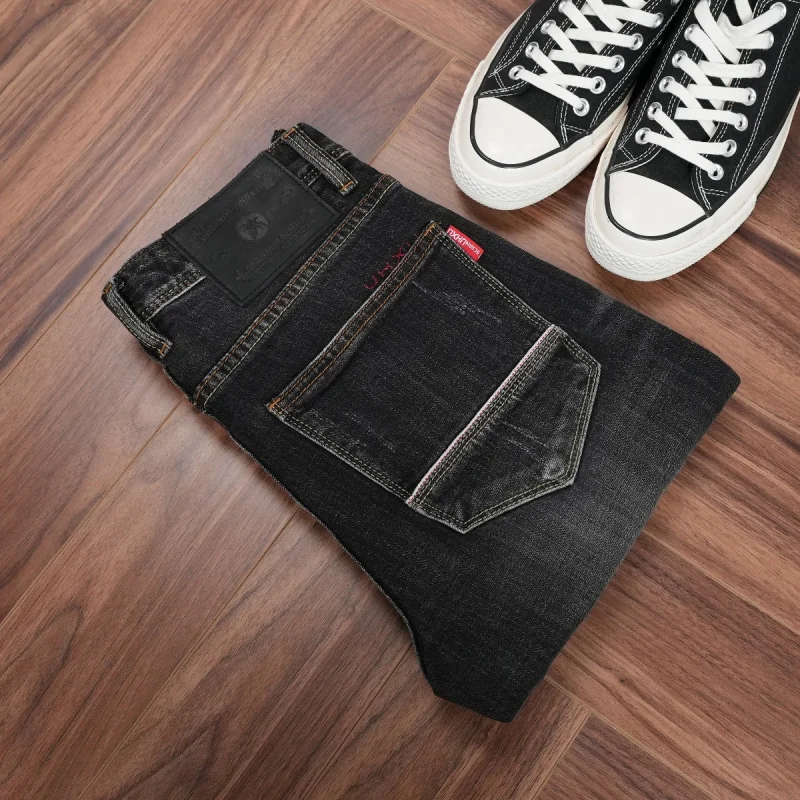 

Новая осенне-зимняя мужская одежда: мужские черные и серые джинсы, слегка эластичные, облегающего кроя, прямого силуэта, с эффектом потертости и винтажным дизайном.