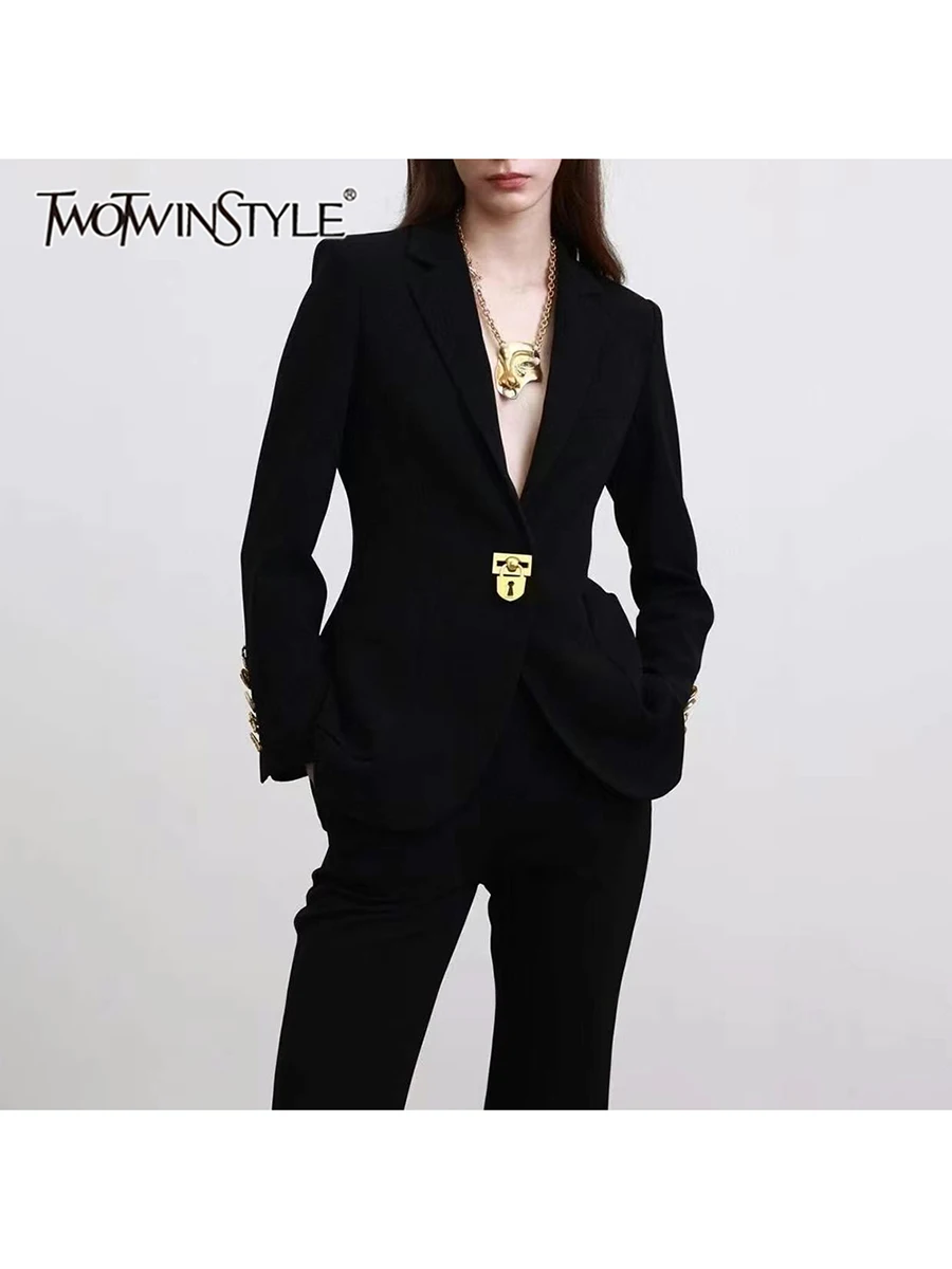 

TWOTWINSTYLE однотонные куртки с металлической пряжкой для женщин, туника с лацканами и длинными рукавами, темпераментные пальто, женская модная стильная одежда
