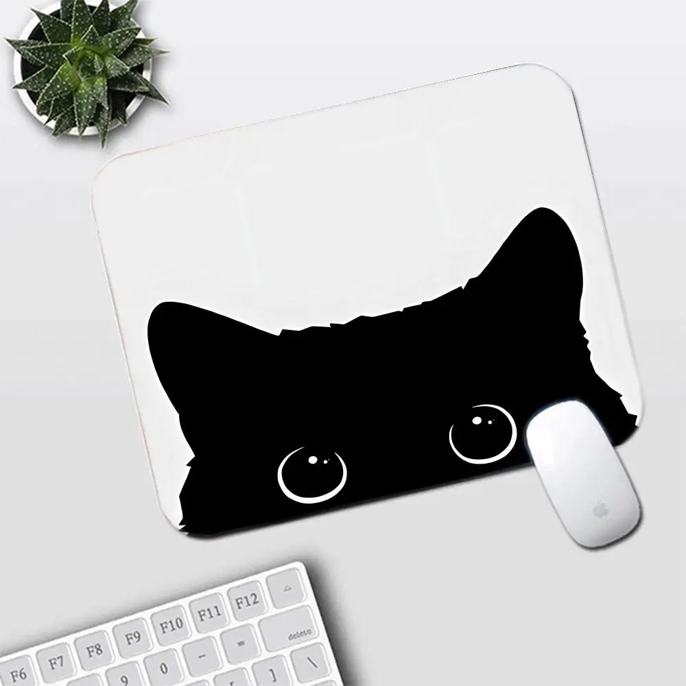 Ute Cats Group Desk Mat, Premium Bound Edge Non‑Slip Mouse Pad