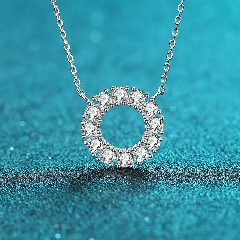 

18K golds round full diamond pendant simple plated PT950 platinum 1.2carat moissanite necklace diamond niche jewelry