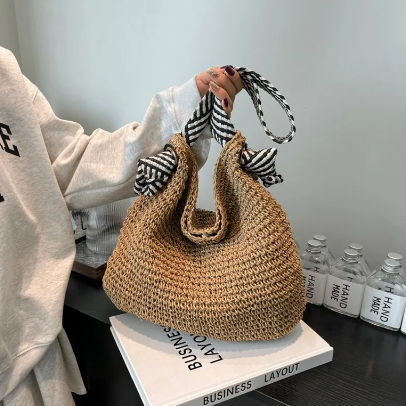 

High-End Minimalist Unique Leather Clutch Bag For Women Featuring Mini Size And Trendy Commuter Function