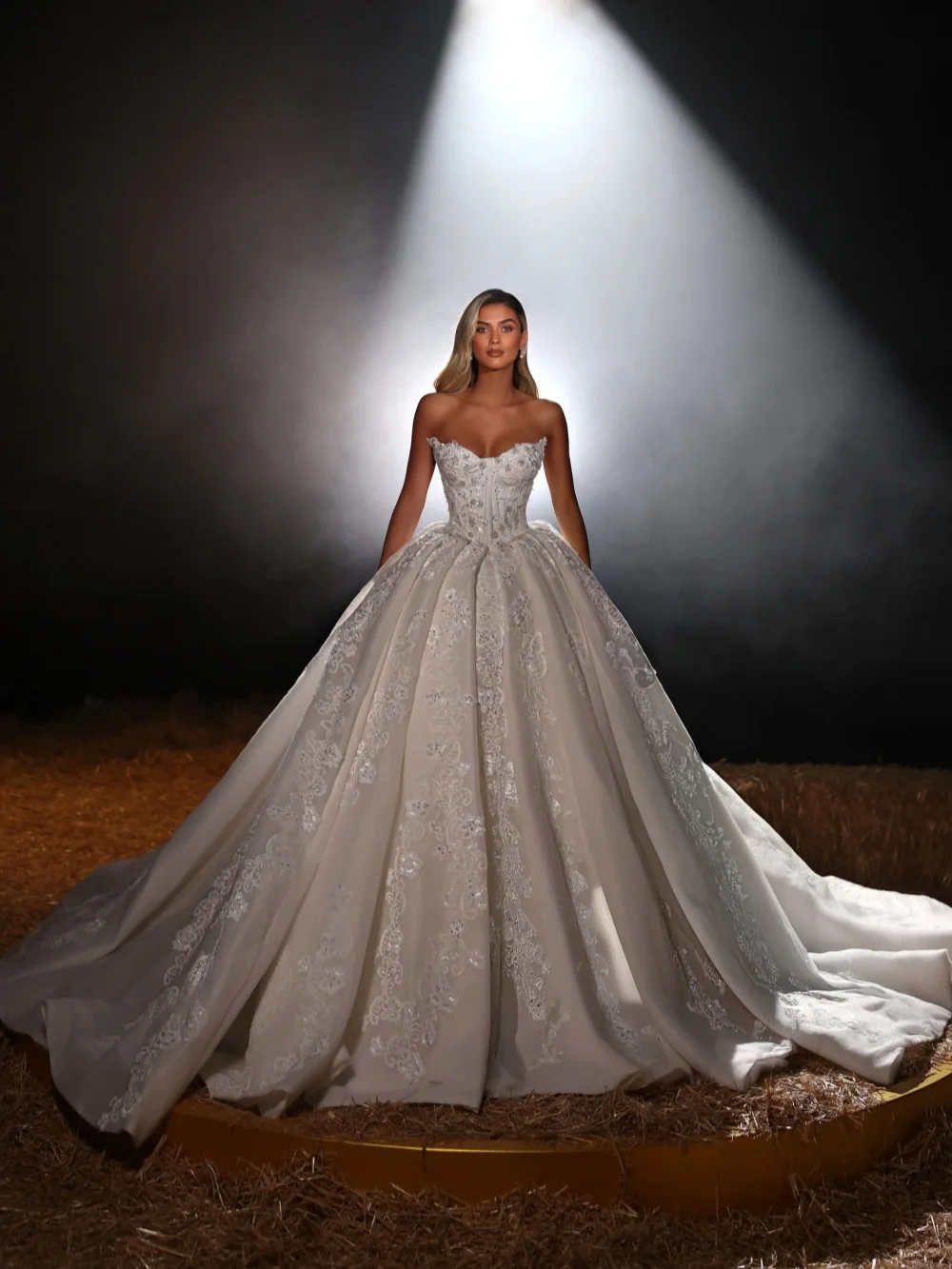 자수 꽃무늬 레이스 공주 웨딩 드레스 꿈같은 스위트하트 넥 브라이덜 가운 맞춤형 럭셔리 비즈 드레스 신부용