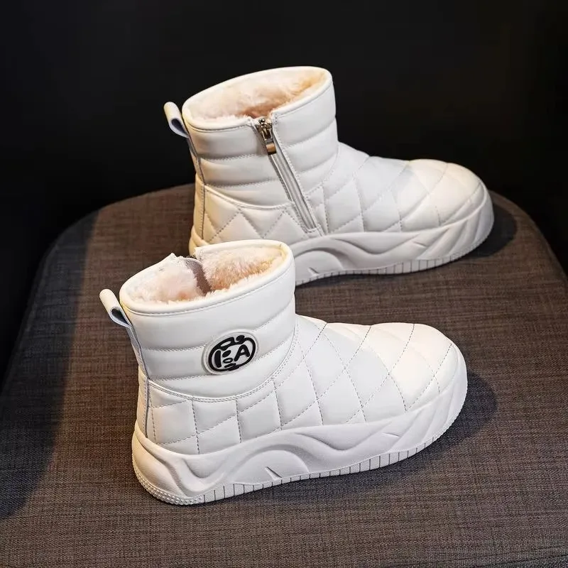 Snow Boots Women's 2024 Winter New Soft Leather Piled Thickened Northeast Non-Slip Cotton Shoes Warm Retro Fashion Cotton Boots