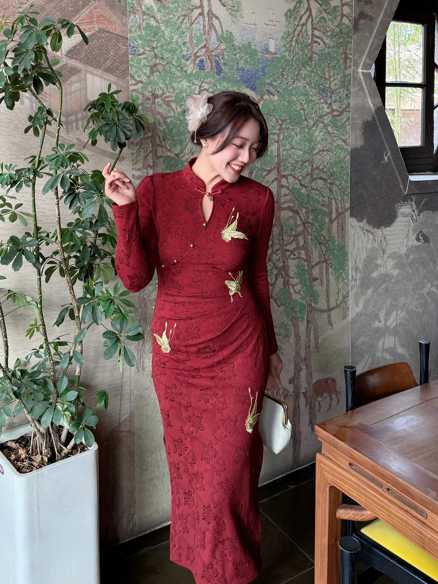 

Красное китайское свадебное платье-ципао больших размеров, приталенное, вечернее, с вышивкой, с завышенной талией, из полиэстера, с длинными рукавами