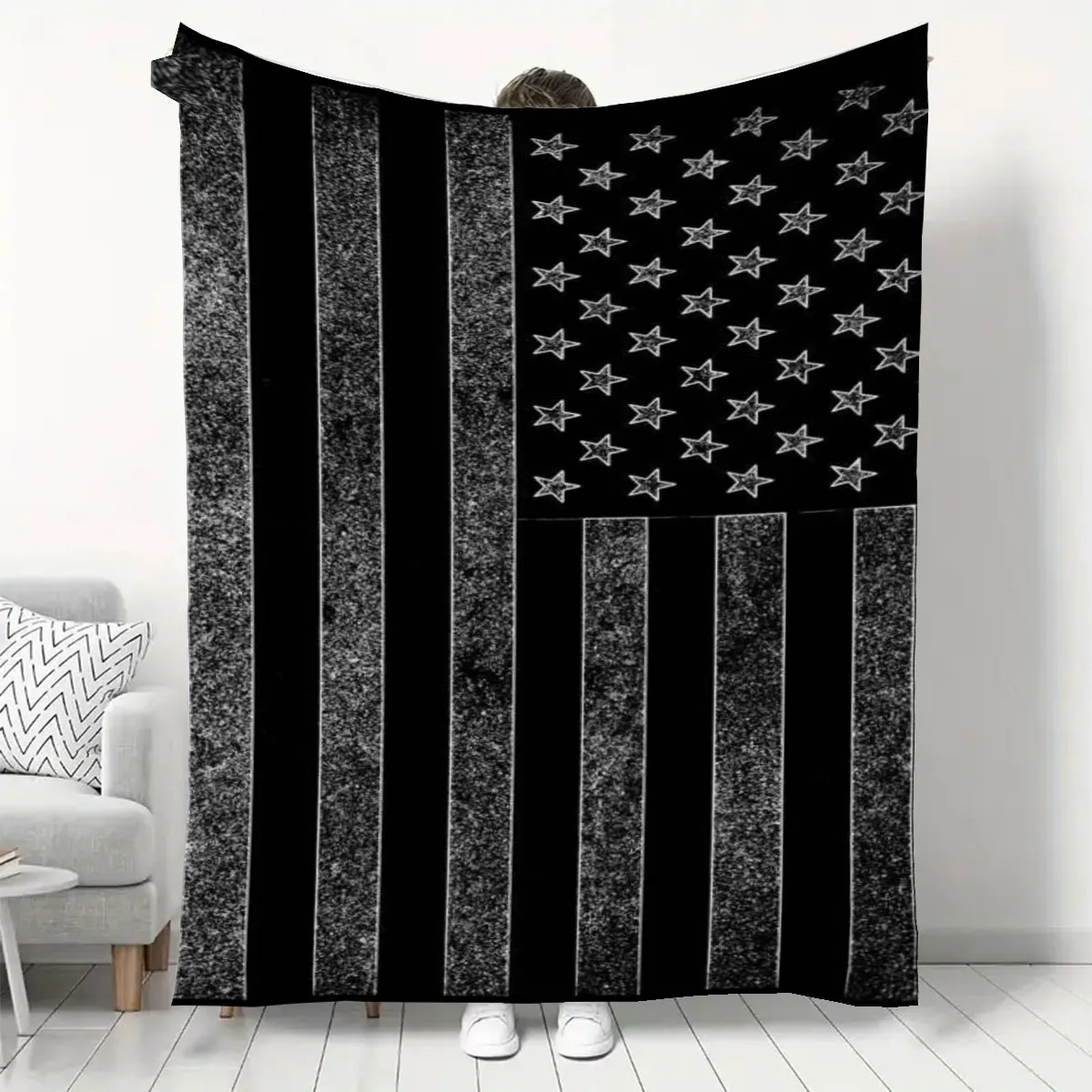 Vintage Distressed US Flag Throw Blanket, Retro Black‑White Pattern, Soft Skin‑Friendly for American‑Style Home Decor