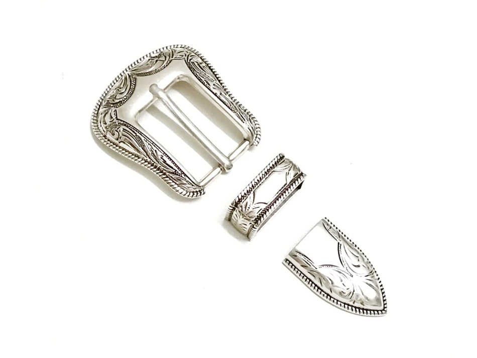 Classic, unisex American floral patterned vintage silver three-piece set, 25mm, with perforated pins