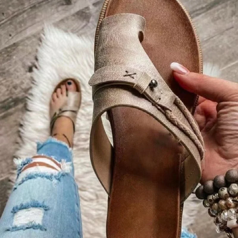 Large toe sandals, new type of pin-toe flats, 43 half sandals