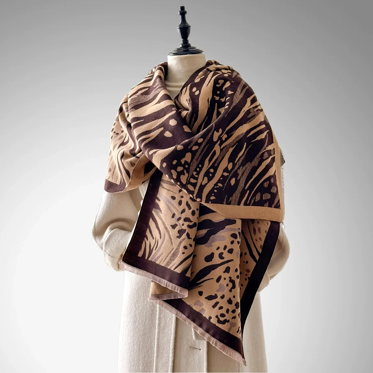 

Ladies Thickened Winter Scarf Leopard Print Polka Dot Pattern Dual-Sided Faux Cashmere Jacquard Wool Pashmina Wrap for Luxury