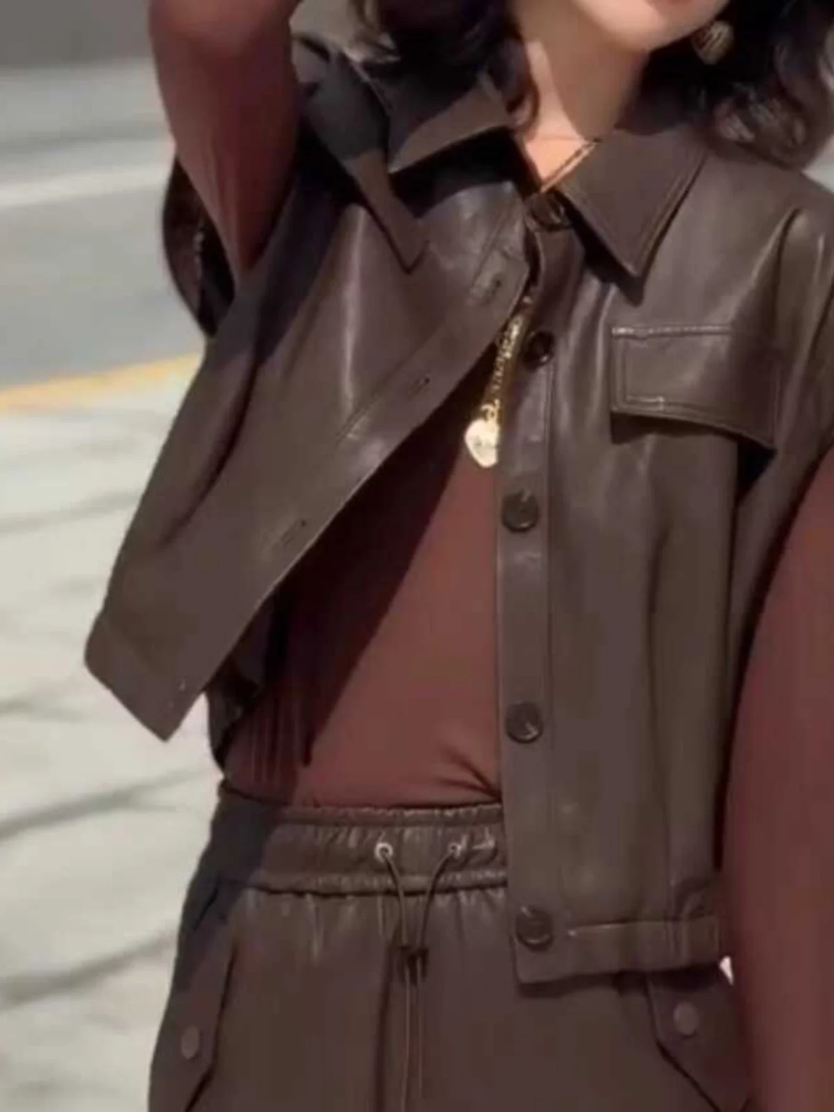 Chen Mrs. Genuine Leather Single Button eepskin Vest Women's Svel Jaet Versatile Outerwear Square Collar ort Sle