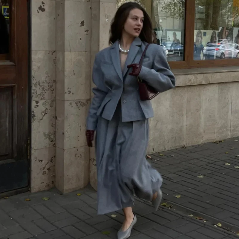 Conjuntos de falda Maxi plisada gris elegante para mujer, chaquetas con botones y bolsillos de solapa lisos, trajes, ropa de calle para ir al trabajo de otoño 2024