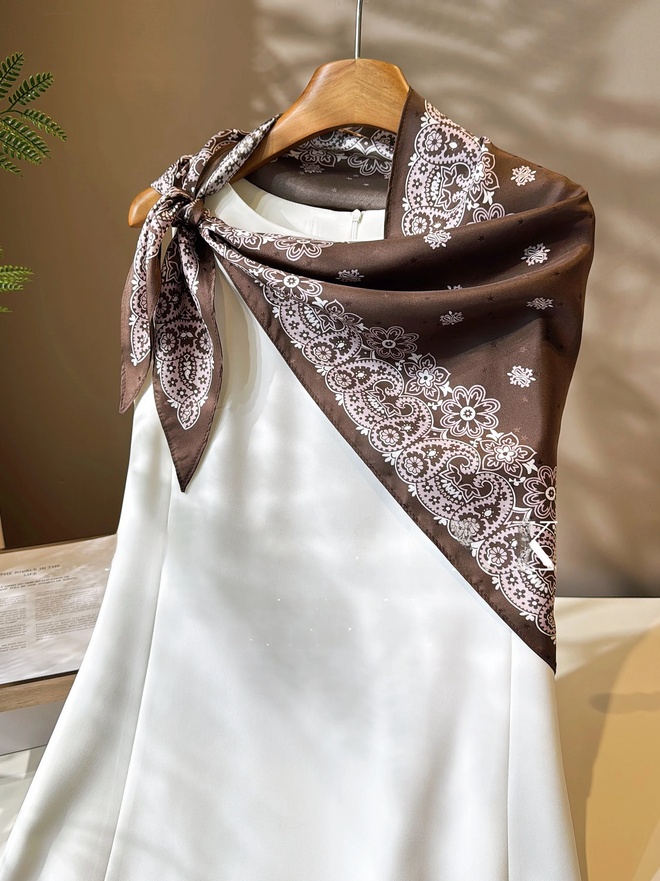 Elegant-foulard-en-soie-couleur-cafe-pour-femme-ceinture-polyvalente-chale-echarpe-en-satin-a-motifs-etoiles-accessoire-de-mode-printemps-ete