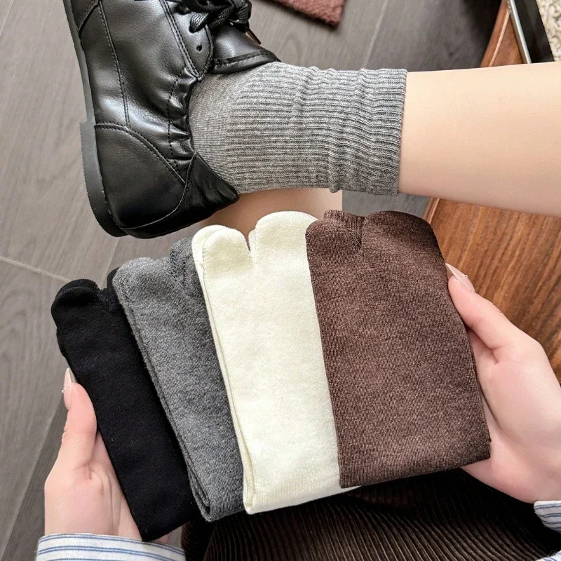 Women Tabi Split Toe Socks New Fashion Plain Cotton Crew Socks Breathable Daily Socks For Women