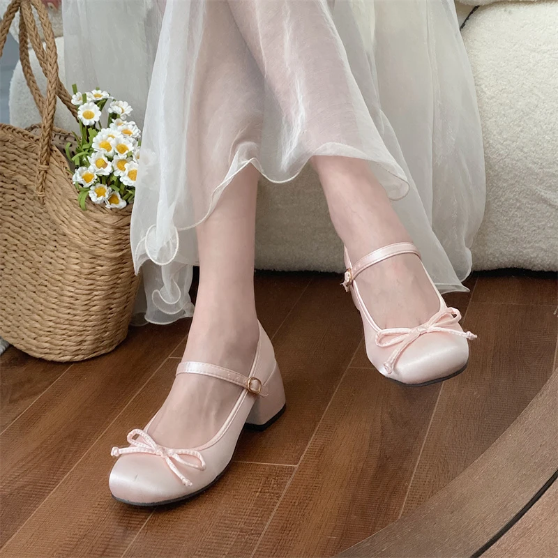 Zapatos de tacón grueso para mujer, sandalias de Lolita con lazo elegante, color rosa, a la moda, primavera y otoño, novedad