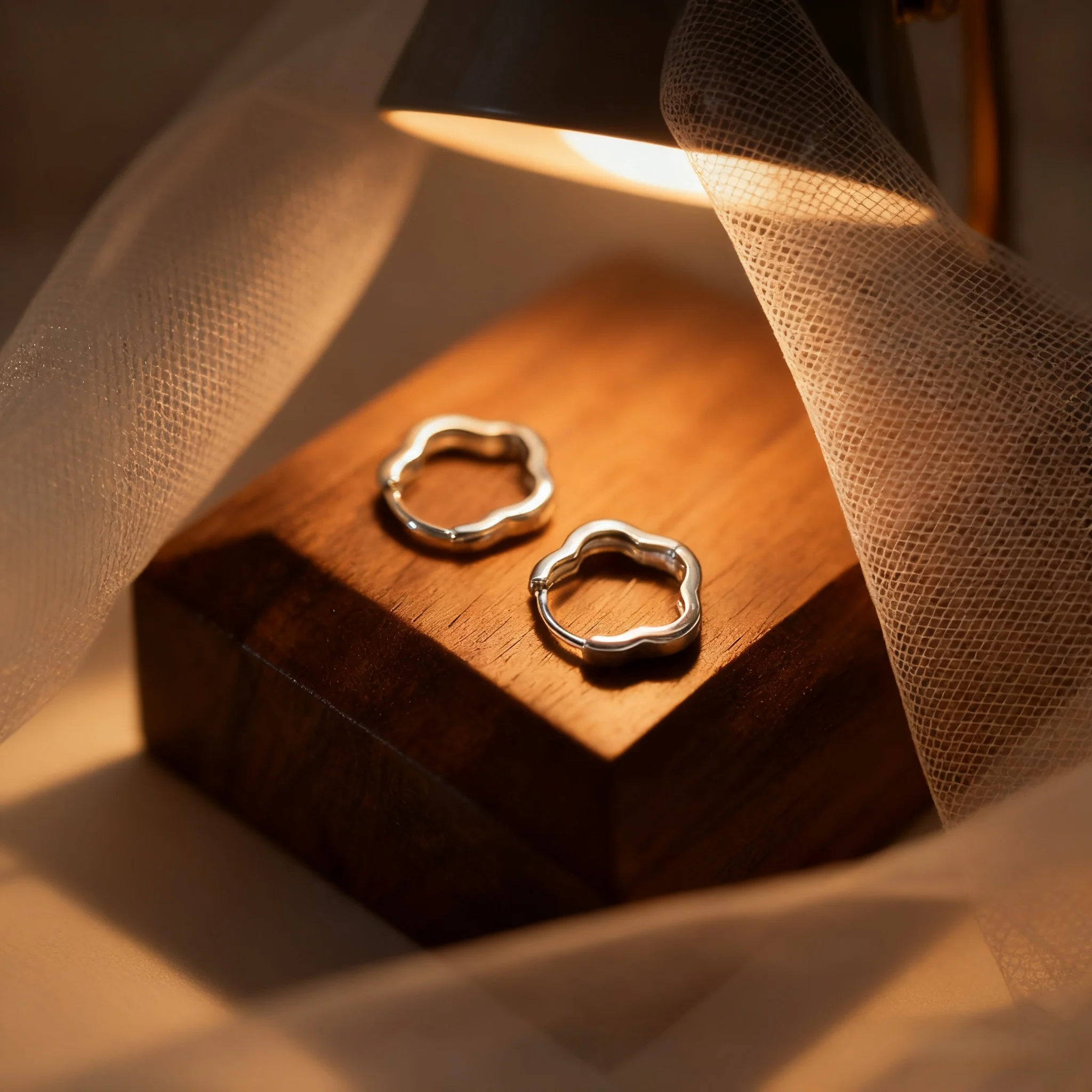 

Silver Flower Shaped Earrings Low Allergy Simple Exquisite Suitable For Charming Women Parties Boutique Jewelry Accessories Gift