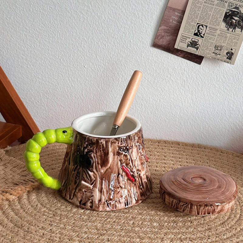 1 Pcs Funny Stump-Shaped Ceramic Mug With Lid And Spoon Creative Insect Pattern Caterpillar Handle Vintage Cappuccino Coffee Mug