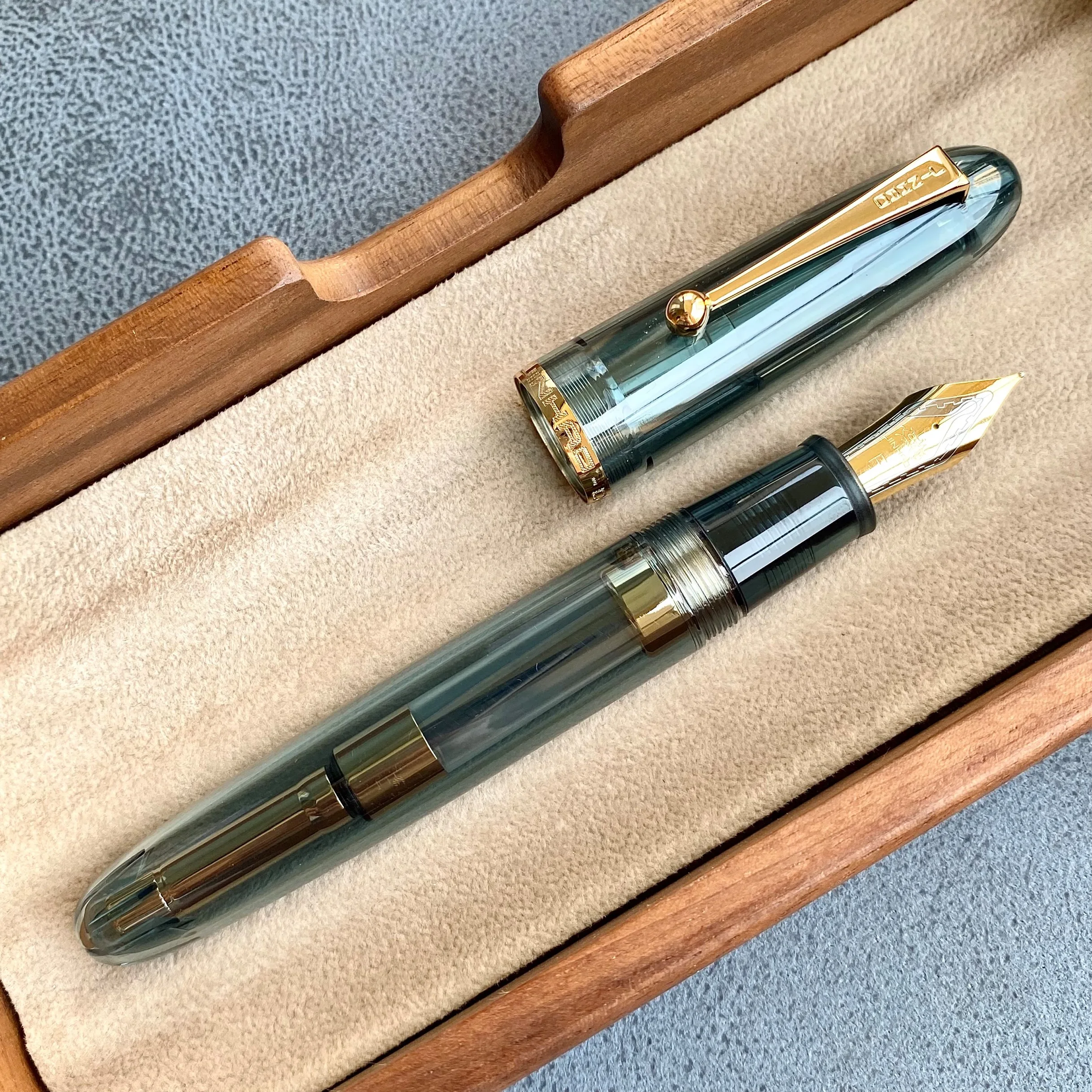 

JinHao 9019 Fountain Pen Acrylic Olive Green Heartbeat Nib Stationery School Supplies High Capacity Ink Converter Writing Gift