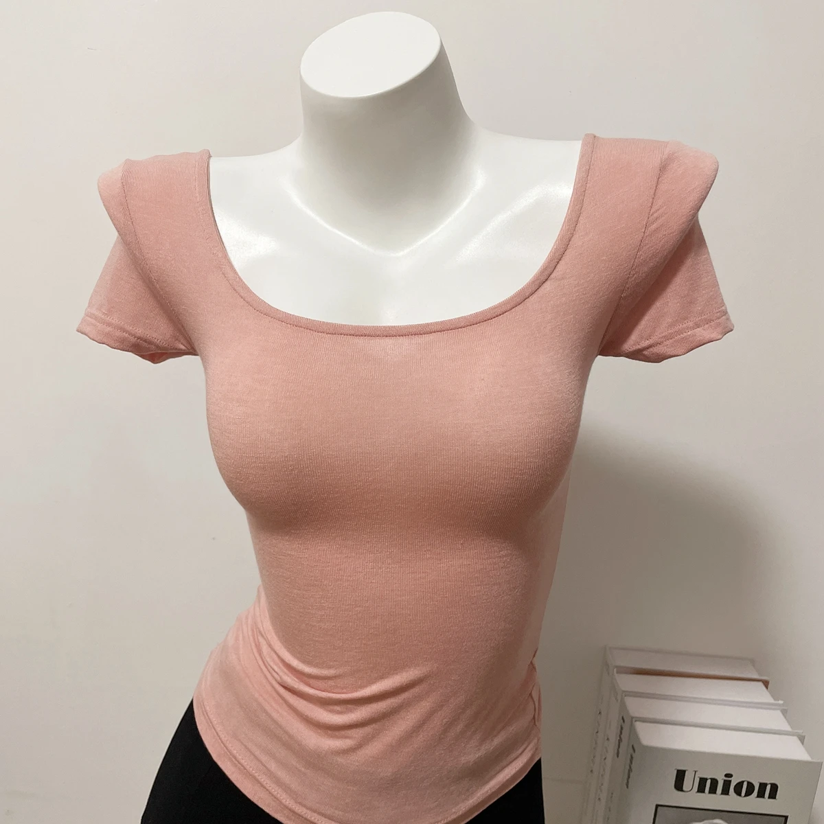Slimming Effect Wool Blend Short Sleeve T-Shirt Self-Keeping Style round Neck Design Youthful Pattern Commute Fashion Black