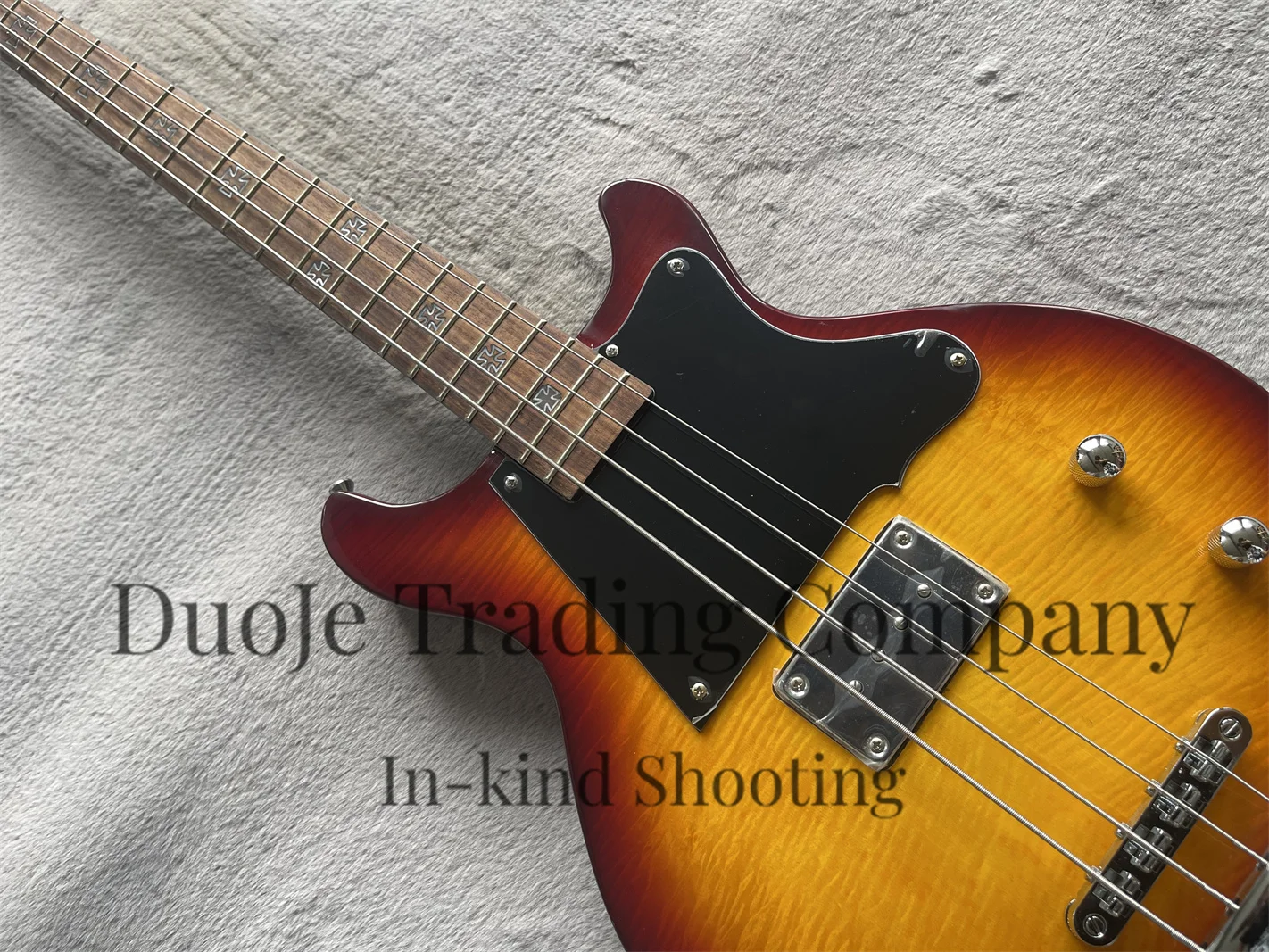 4 String bass Sunset electric bass Rosewood fingerboard Maple neck Set In body Flamed maple top large iron shell pickup