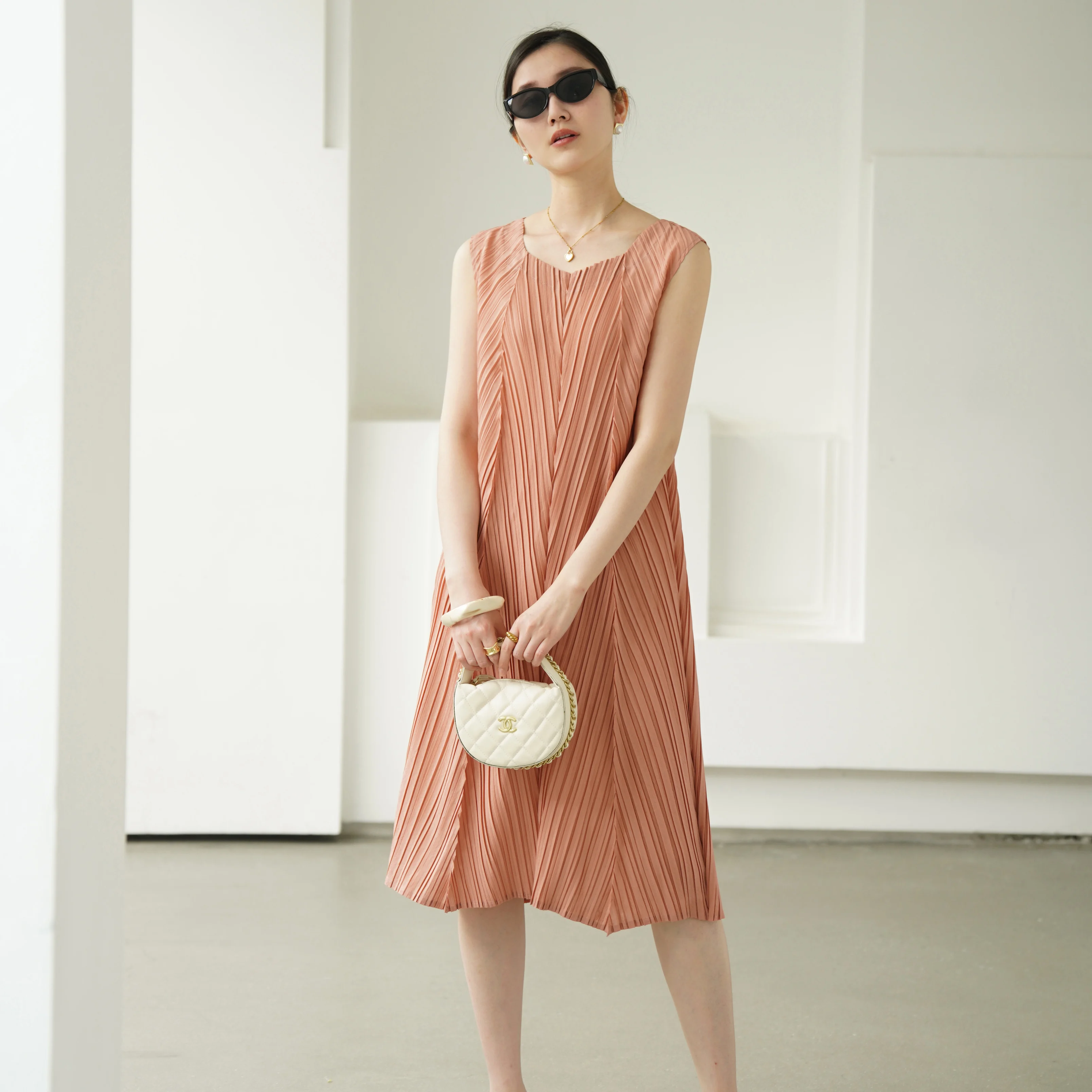 

2024 summer high-end pleat I-pleat soft, light, fresh and sweet lady fashion dress