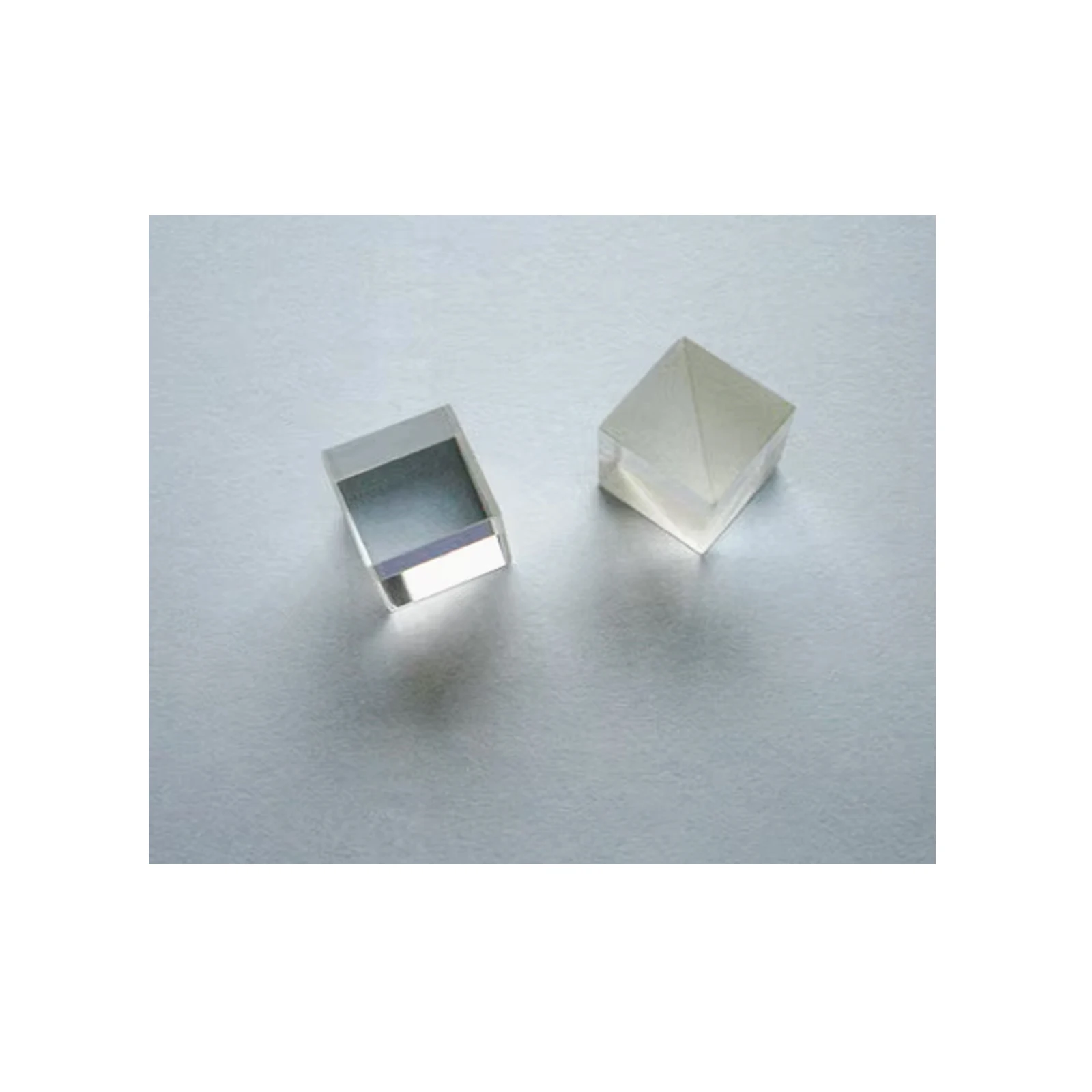 1pcs PBS Polarizing Splitter Prism 420-660nm 630-660nm 10 *10*10/12.5mm Visible Broadband/ Red Light