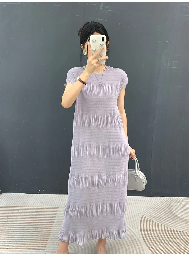 Miyake Plissee-Kleid Elegantes Weißes Mehrlagiges Sommer-Damen-Freizeitkleid Langes Maxikleid Strukturiertes Schmal Geschnittenes Schickes Alltagskleid – Detail 28