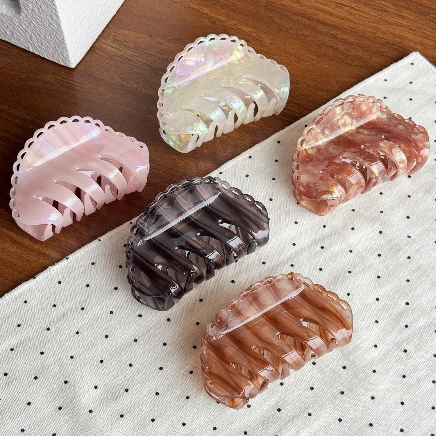 New Designed Korean Lace Hollow Stripe  Acetic Acid Hair Clip Simple Fashion Cream Colorful Shark Clip Hair Accessories