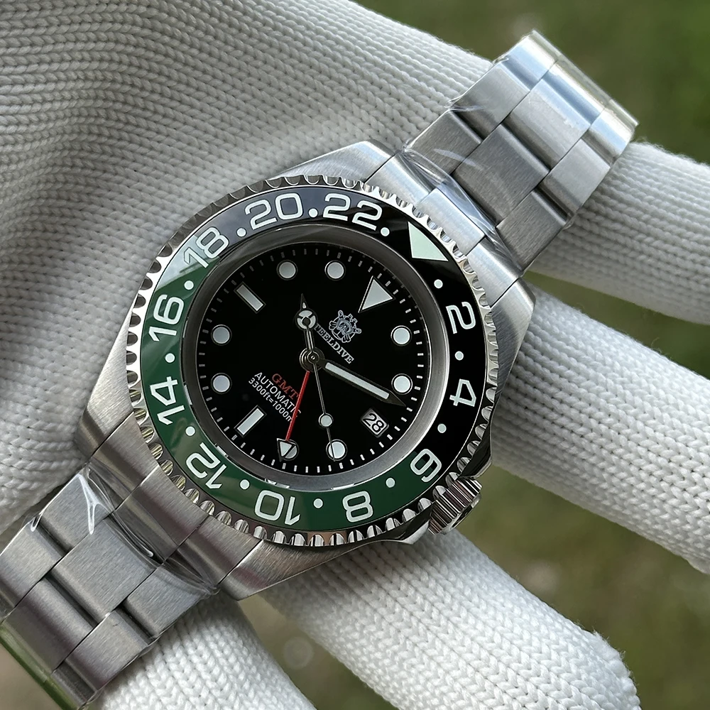 STEELDIVE SD1964GMT Nieuw horloge 2025, zwarte wijzerplaat, vier wijzers, keramische bezel, lichtgevend saffierglas, automatische herenduikhorloges