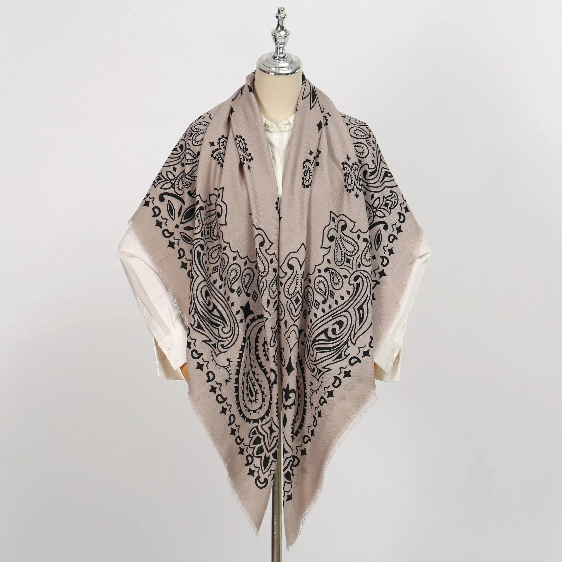 Retro Walnut Large Scarf Autumn Winter Skin-friendly Warmth Woolen Print Versatile Shawl Original Design Polyester Fiber