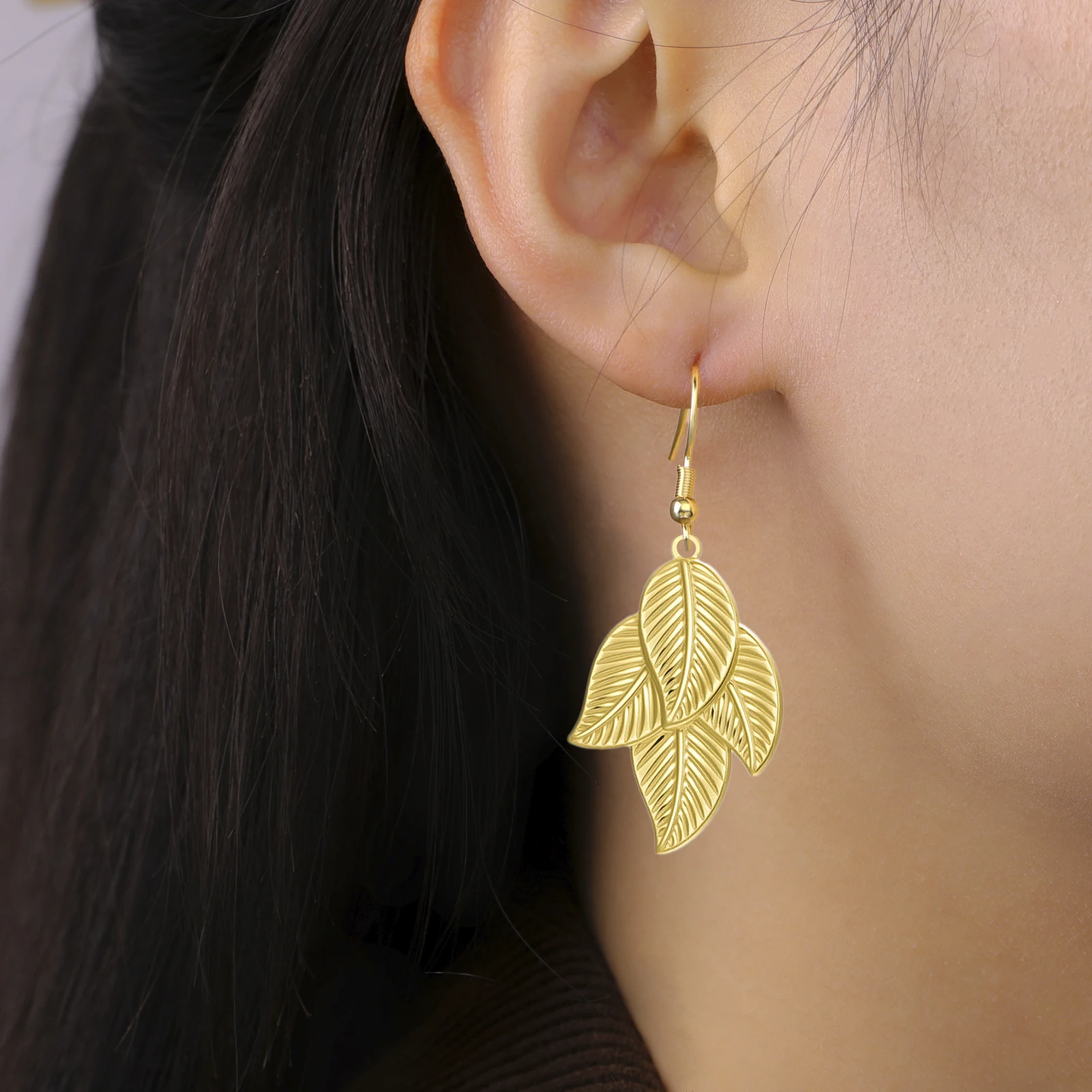 COOLTIME Trendige Blatt-Ohrringe für Damen aus Edelstahl in Goldfarbe, Modische Schmuck-Ohrringe im Großhandel – Detail 12