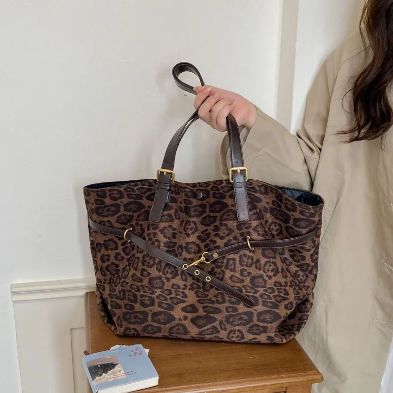 Fashion Leopard Print Large Capacity Tote Bag Retro Faux Suede Single Shoulder Bag Casual Commuting Korean Style Handbag 2026