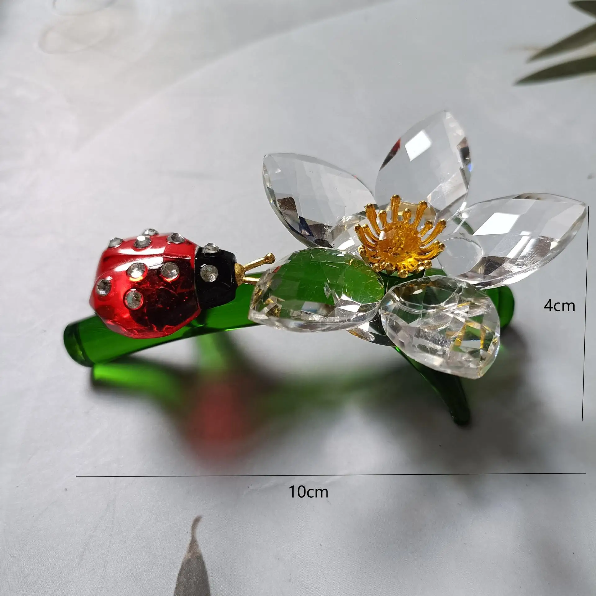 Rural Crystal Rose Handicrafts. Office Decorations. Seven-spotted Ladybug with Diamond Flowers Cartoon-shaped Realistic Animal