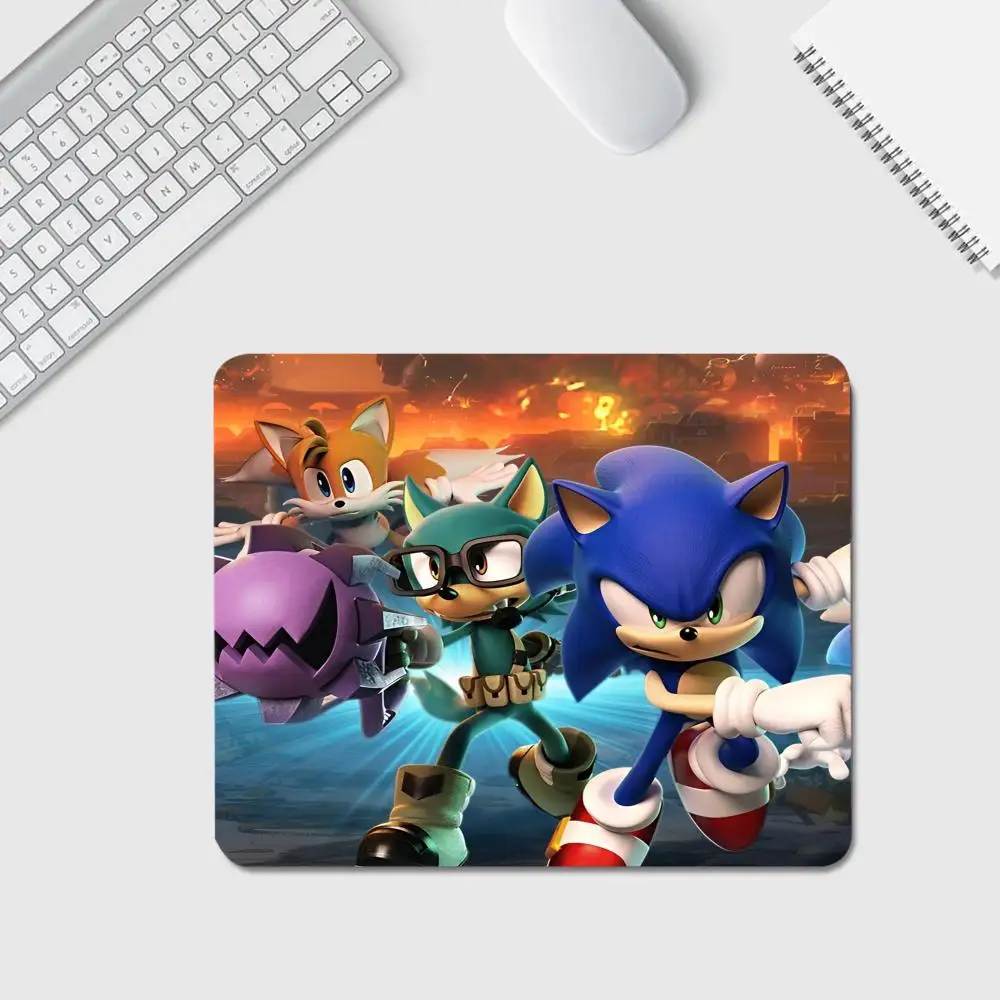 Anime S-Sonic The H-Hedgehog Mouse Pad Anime Game Mouse Pad High Quality Small Desk Pad Rubber Laptop Desk Pad