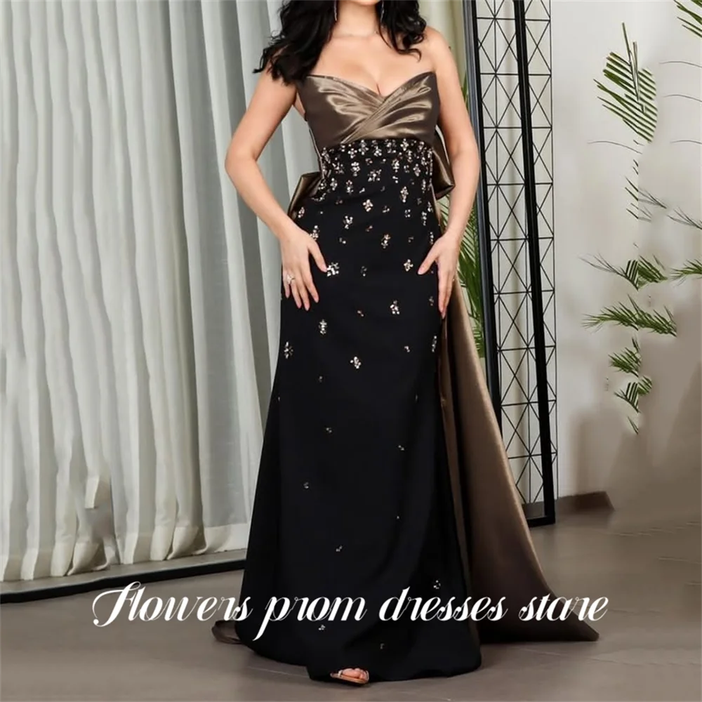 Schwarzes Blumen-Partykleid, herzförmige Nachtkleider, Ballkleider mit Kristallsteinen, Schleife und Schnürung am Rücken, Septum 2013, maßgeschneidert