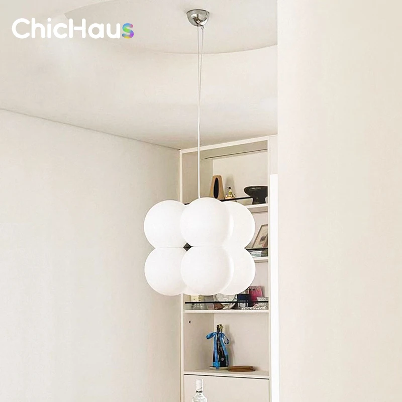Candelabro de bola de cristal blanco de estilo crema moderno, lámpara colgante de estilo farol de frijol mágico minimalista moderno, accesorio de iluminación