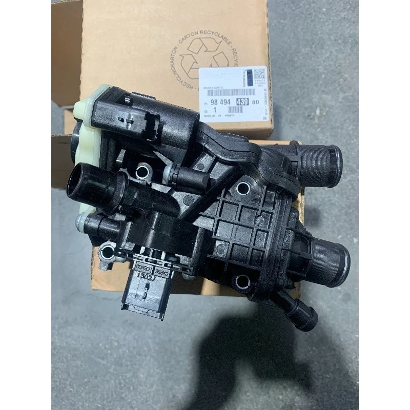 Engine Water Outlet Chamber Thermostat 9849443980 for Peugeot 308 3008 for Citroen C4 Picasso Traveller DW10 Die.sel Brand New