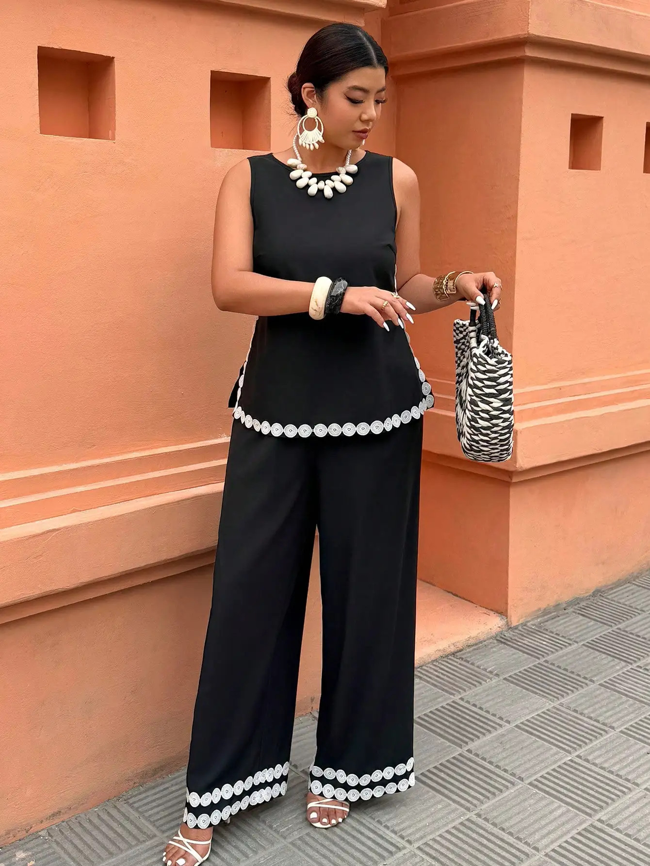 

Black Sleeveless Wide Leg Pants Set With White Trim Casual Vacation Outfit