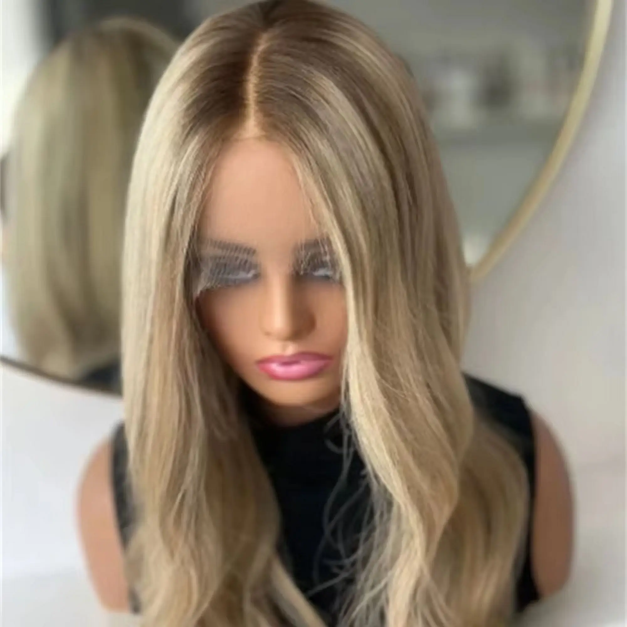 

Лидер продаж, Ombre Пепельно-русый средняя часть, синтетический парик спереди, мягкий мелированный длинный волнистый 18-дюймовый парик высокого качества, костюм для женщин