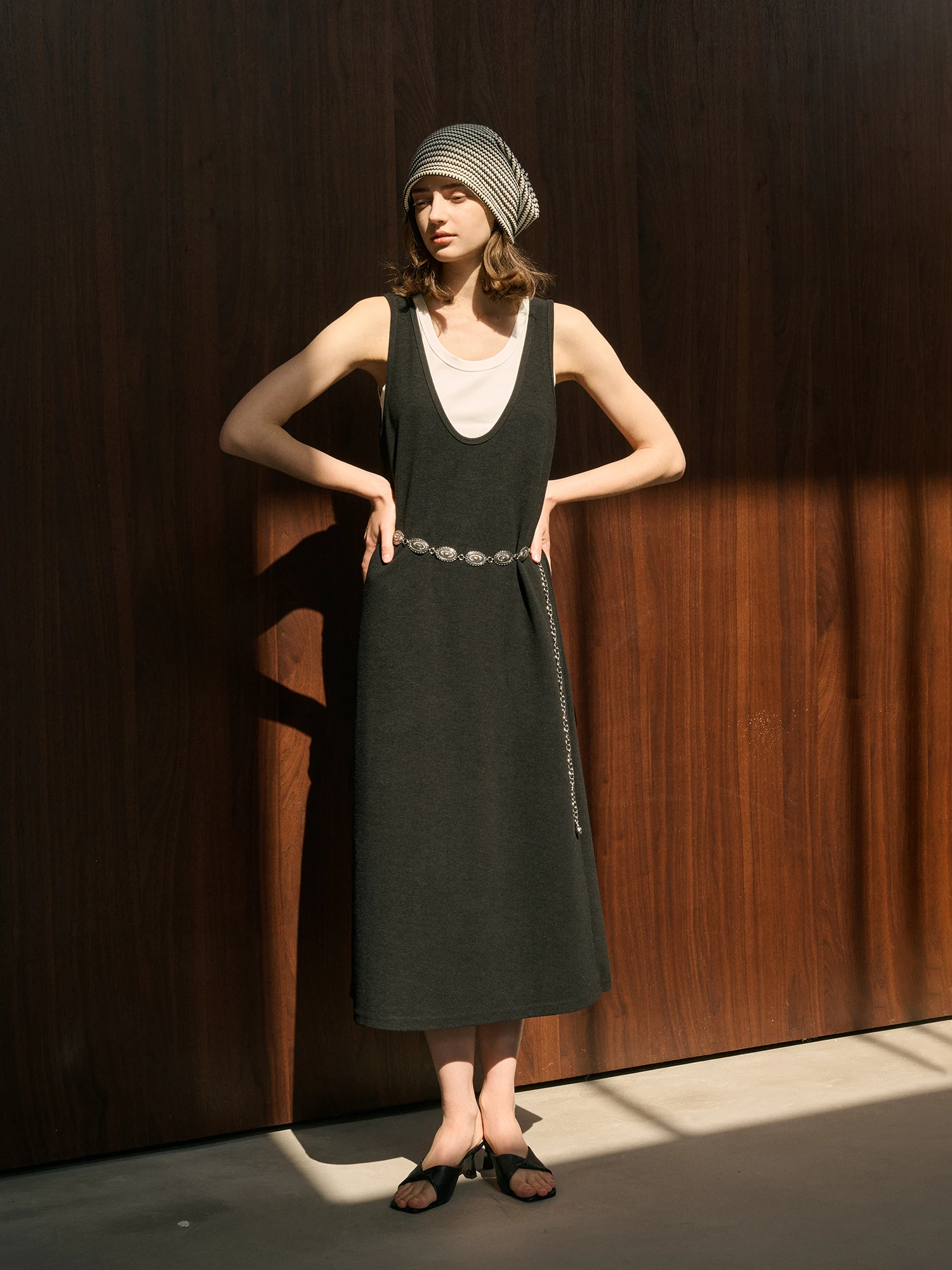 

Endured Collection 3 Long Viscose Cotton Blend White Vest Deep V-ne Bla Vest Skirt Faionable Women's Set Summer 2025