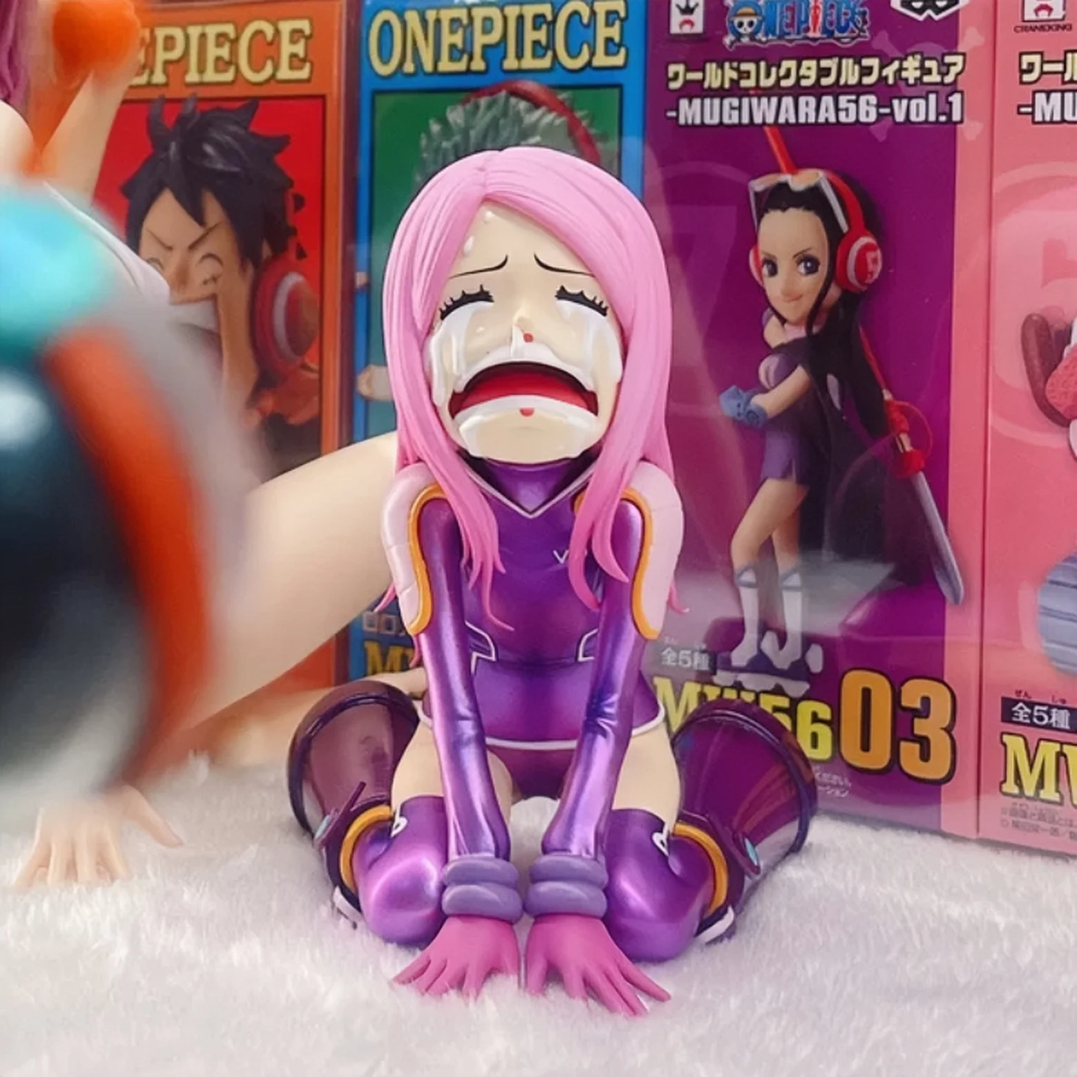 Figura Kawaii Bonney de una pieza para niños, modelo de PVC, estatua, muñeca, adornos de coche, regalo de juguete, versión Q, joyería llorona