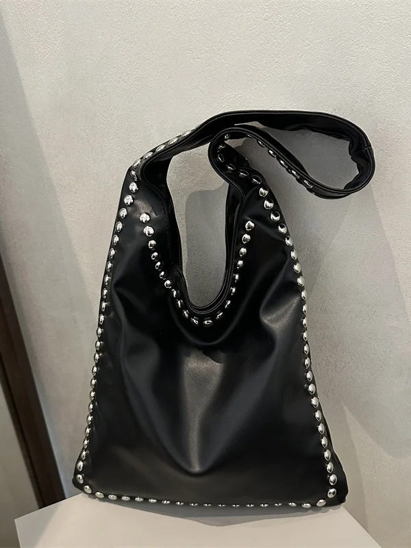 

Retro Rivet Large Capaci Women's Tote Bag Faionable Vintage Single oulder Bag Casual Simple Sle Magnetic Bule Closure