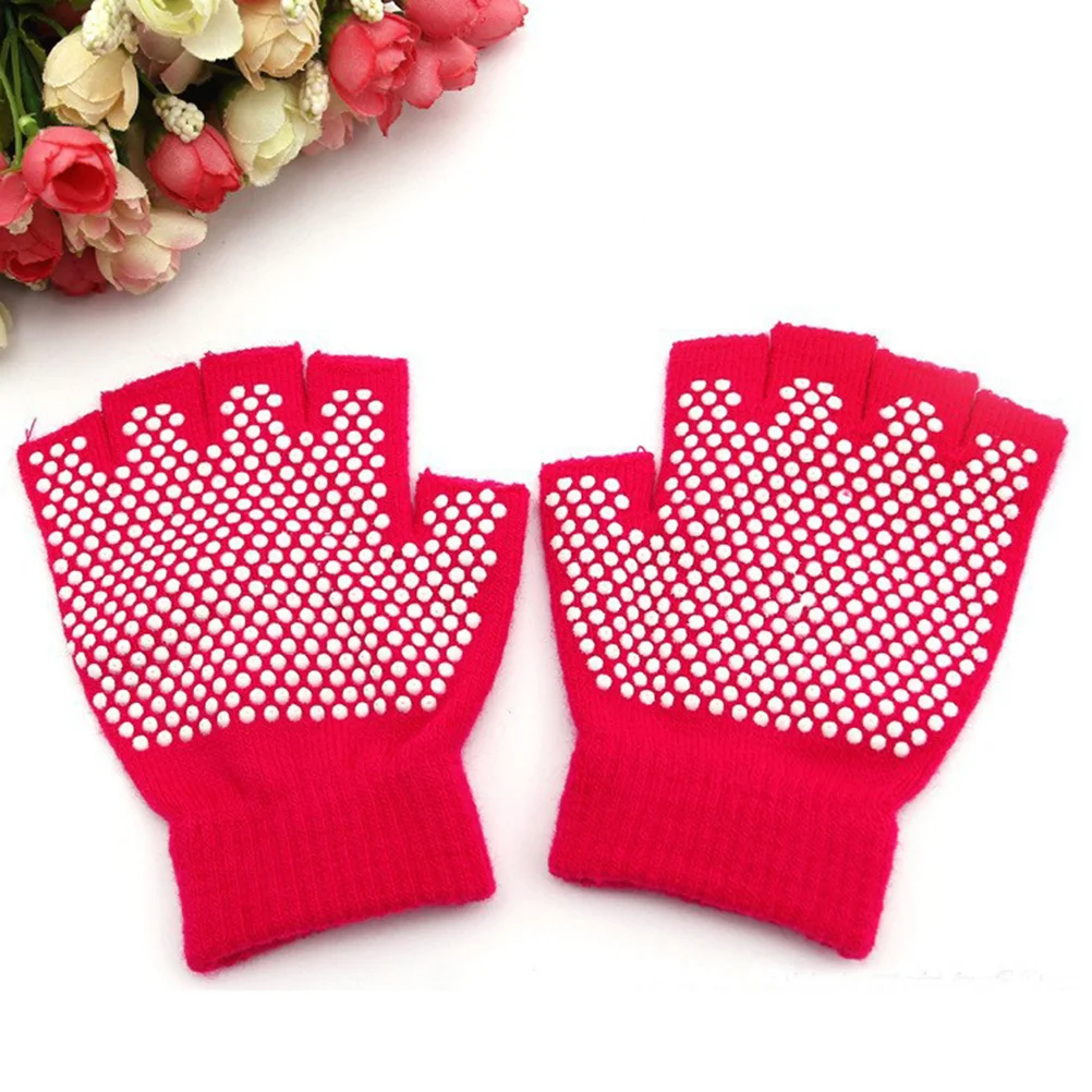 قفازات يوجا غير قابلة للانزلاق نصف إصبع من القطن المحبوك للتمرين واللياقة البدنية قفازات وردية مريحة قابلة للتنفس بدون أصابع للرياضة