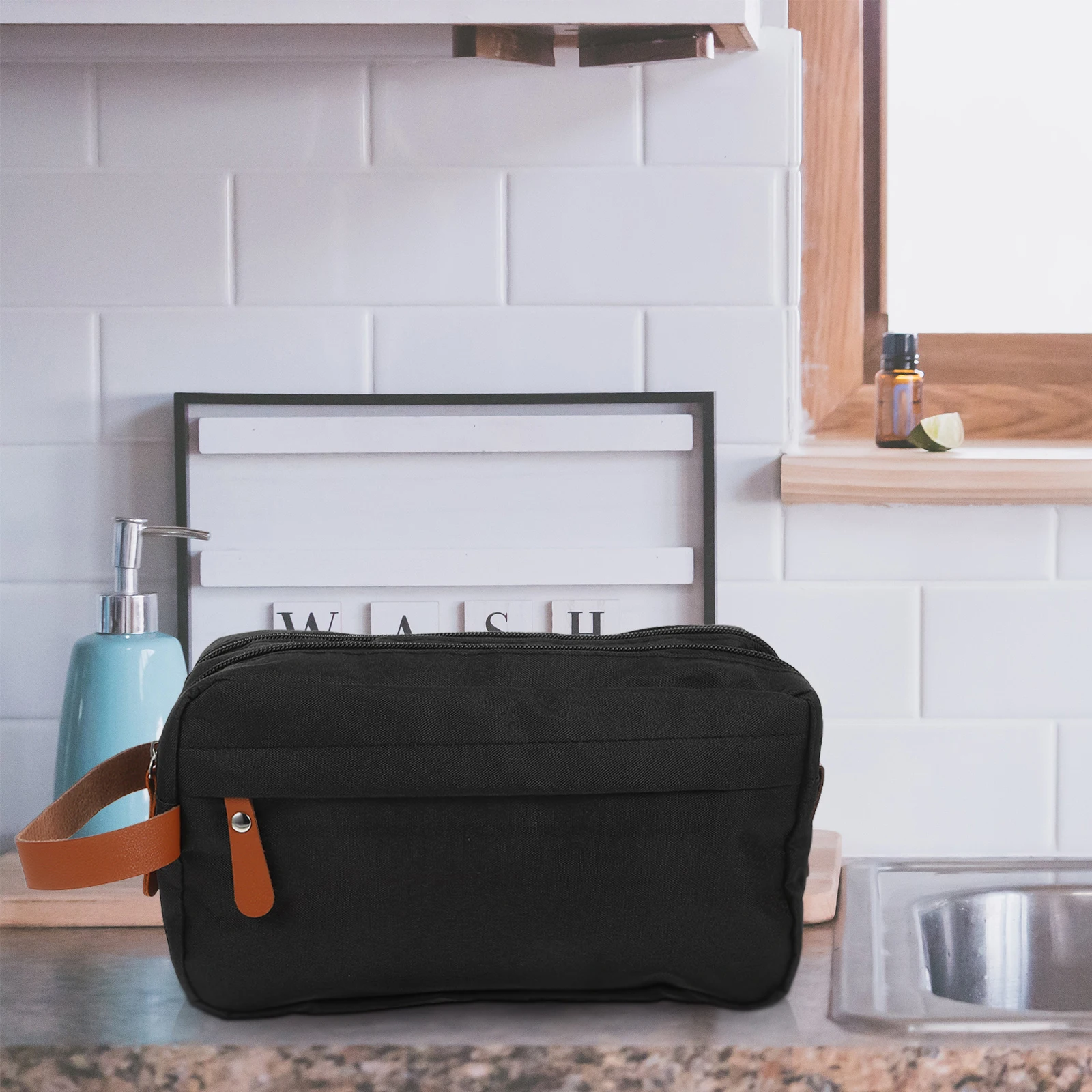 

Large Capacity Wash Black Portable Toiletry Bag For Men Women Travel Bag Handheld Pouch Outdoor Pouch Cosmetics Storage
