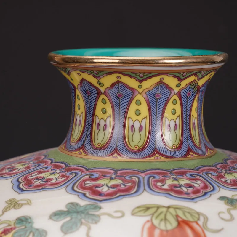 Qing Qianlong porcelain pastel melon and fruit pattern plum bottle antique antique antique porcelain old goods