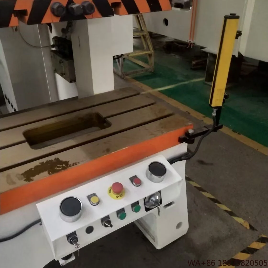 آلة اللكم والختم الدقيقة 60T مع محرك لمختلف