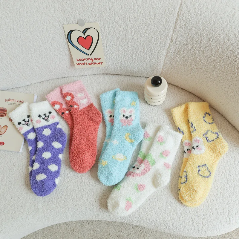 

Женские носки из толстого плюша, теплые носки из кораллового флиса, милые универсальные носки ярких цветов для девочек, корейские носки в стиле кавайи, милые и забавные