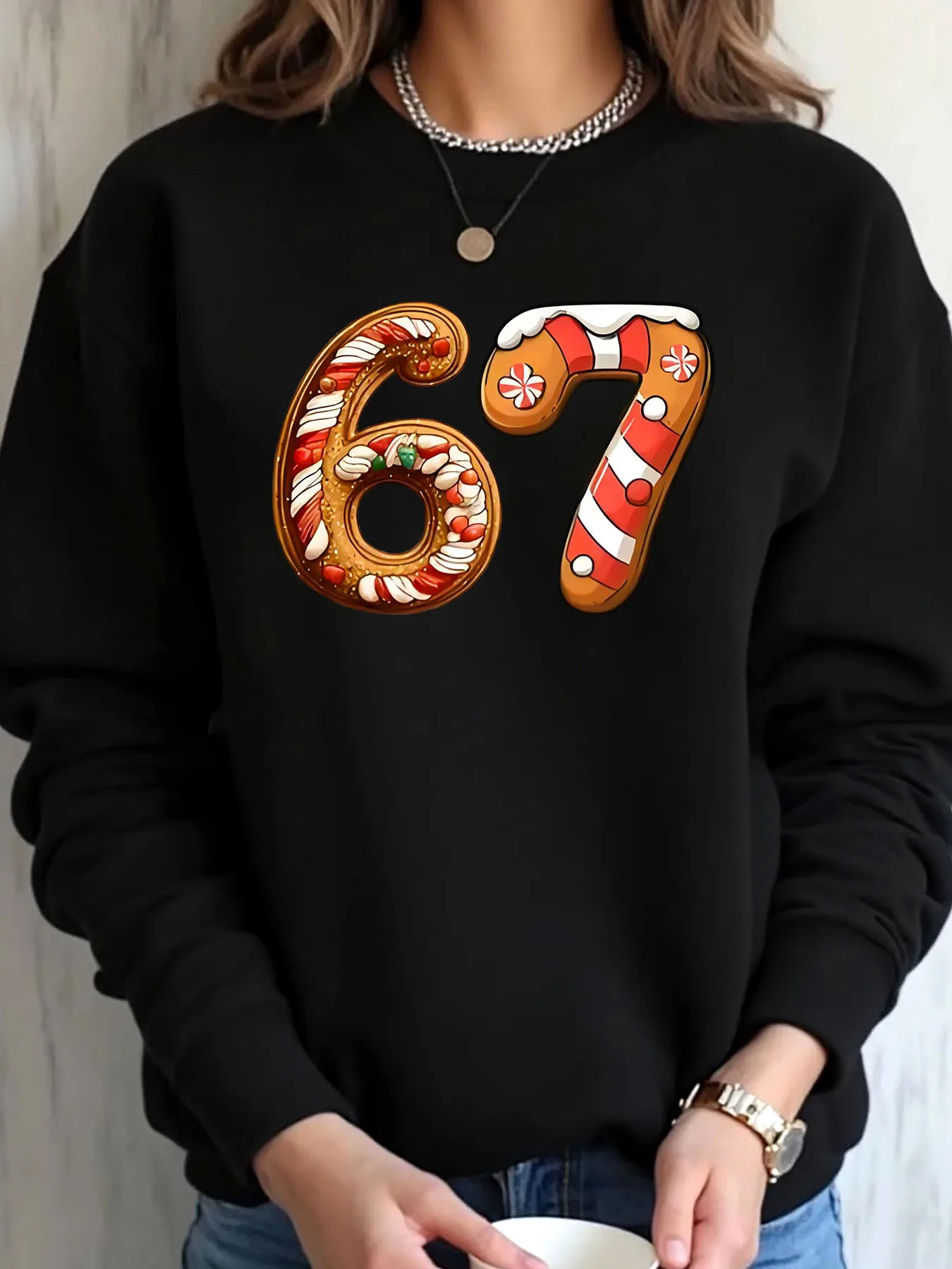 

Женская толстовка больших размеров с рождественским пряничным принтом и номером 67, уличная одежда